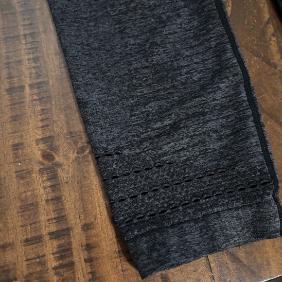 Gymshark DRY - Moisture Management High Rise Cropped Leggings Dark Gray Small - Picture 4 of 12